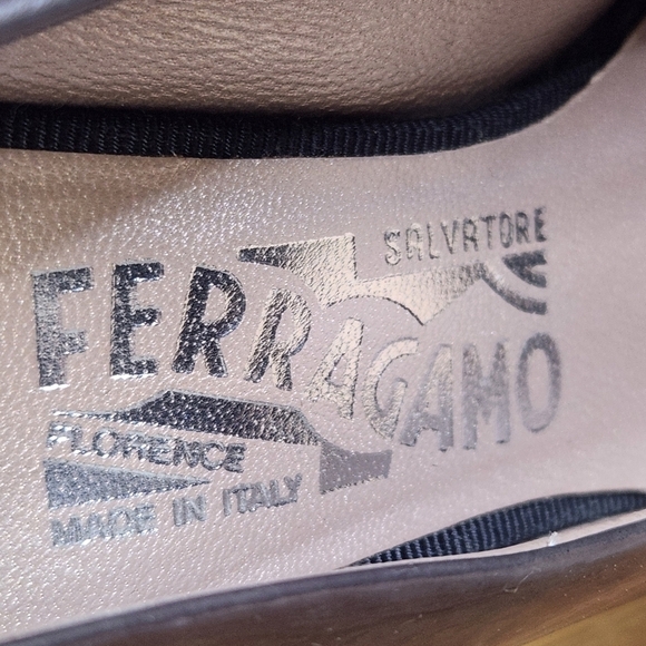 Salvatore Ferragamo Patent Leather Bow Accent Pumps Wedges Green size 8 - Picture 14 of 16